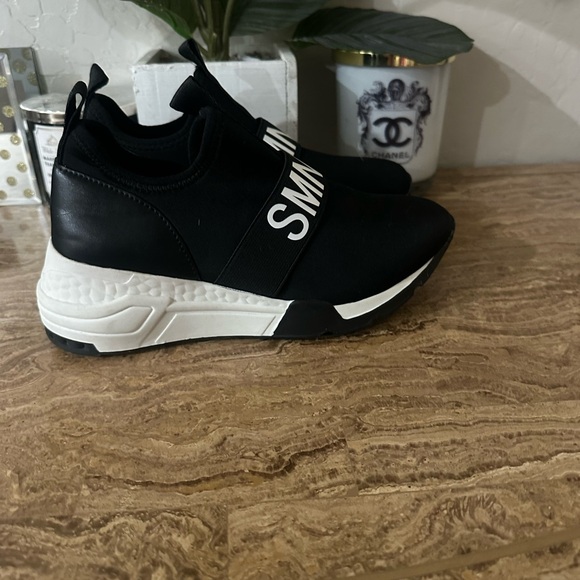 Steve Madden Black and White Slip-On Sneakers - Picture 2 of 4